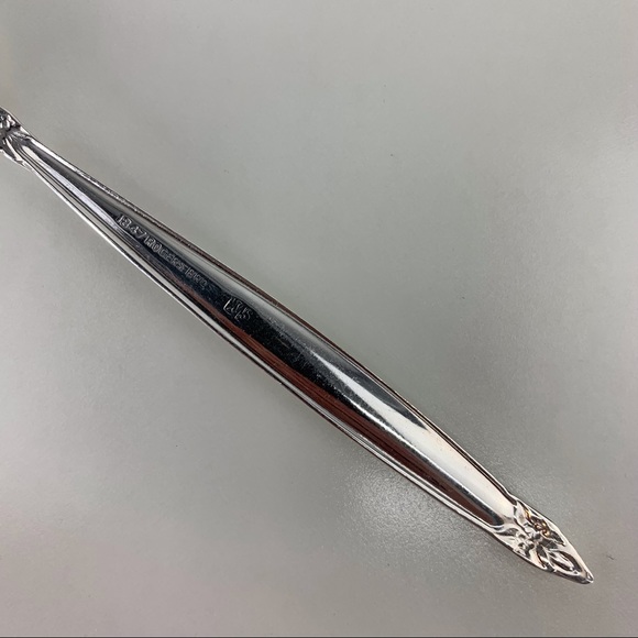 2/$20 1847 Rogers Bros. IS 1965 Vintage Silver Plate Garland Pattern Salad Fork - Picture 8 of 12